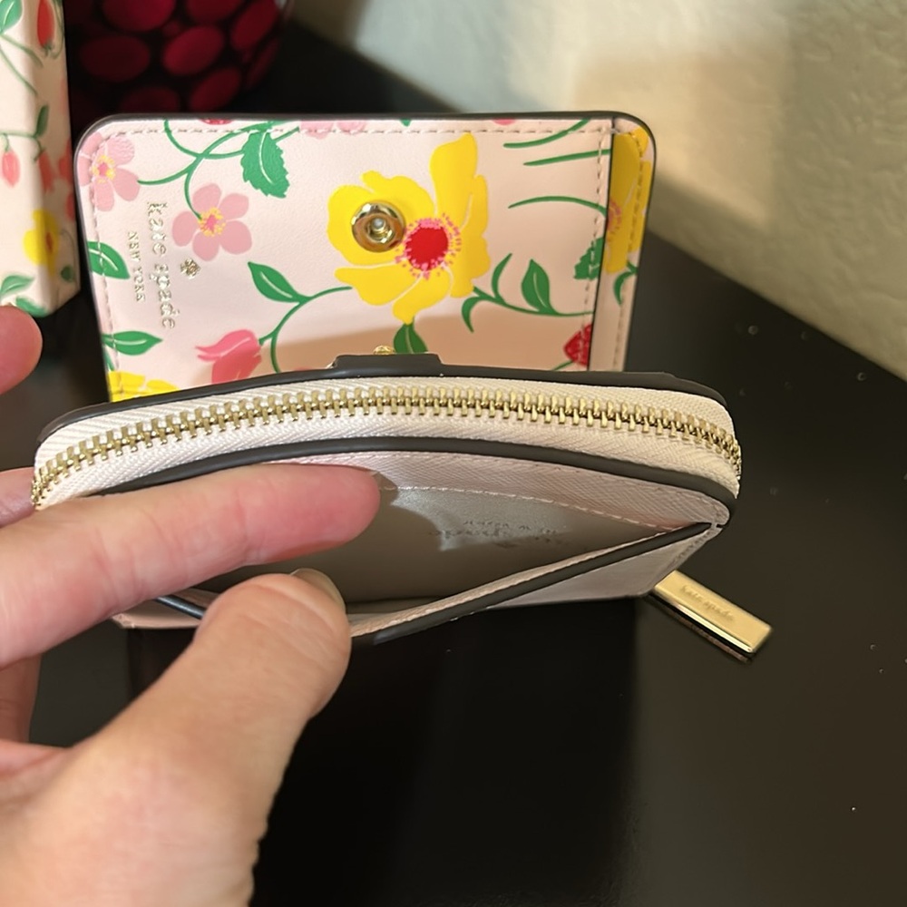 Kate Spade New In Box Madison Strawberry Garden Small Zip Around Bifold Wallet - Picture 8 of 16